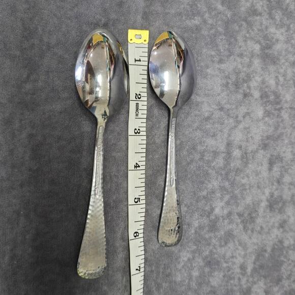 Reed & Barton 18/10 Stainless Hammered Antique Dinner Spoon Flatware Silverware - Picture 3 of 5